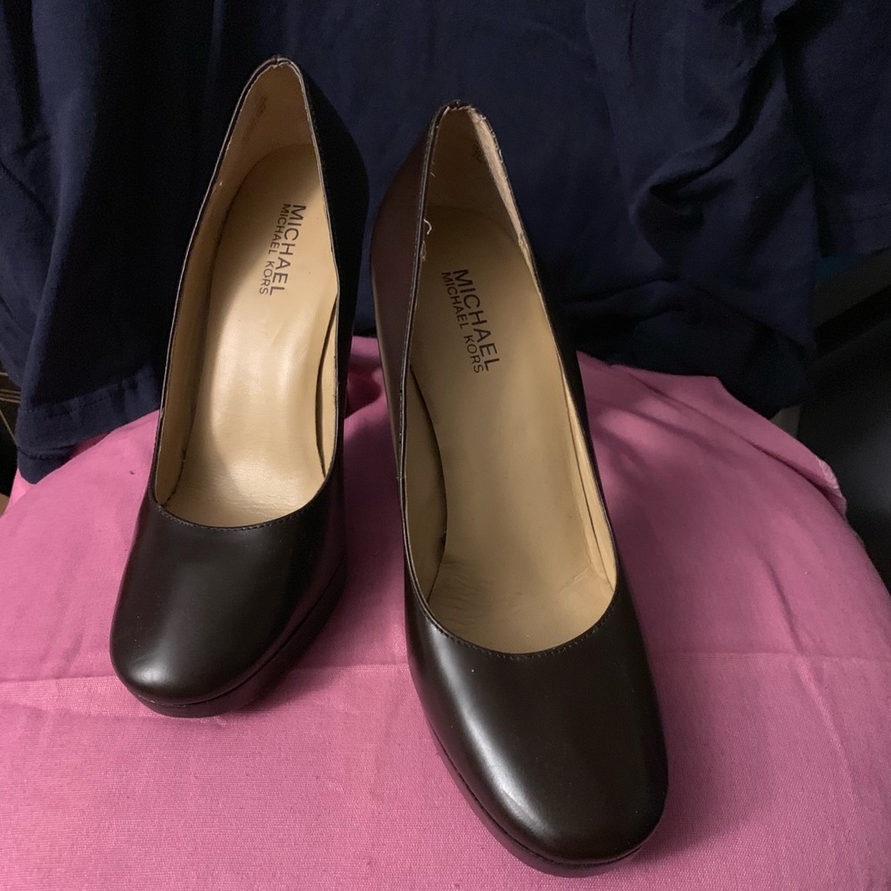 Michael Kors Chocolate Brown Platform Pump, Size 7